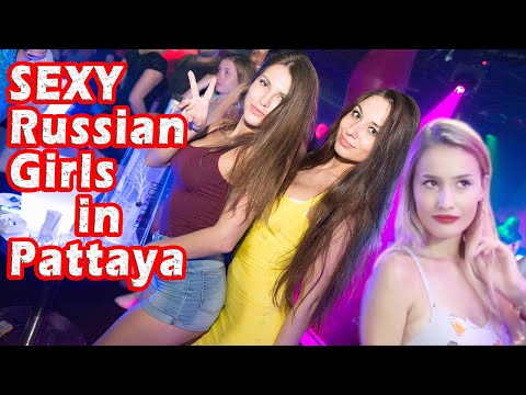 Beautiful Russian Girls Inviting Western Tourists in Walking Street of Pattaya | Thailand Nightlife