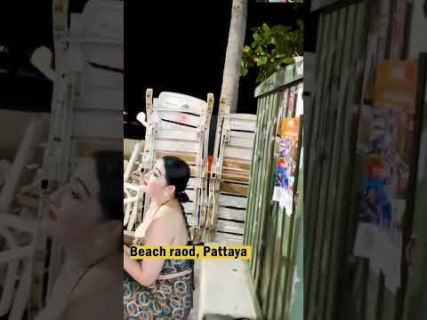 FREELANCERS TALK WITH CUSTOMERS SHORT TIME #pattaya #thailand #pattayabeachroad #travel