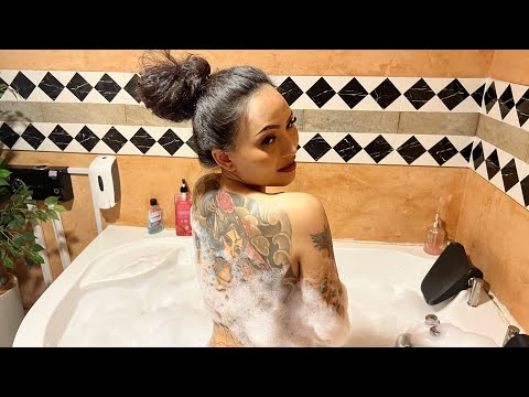 Inside a Soapy Luxury Massage Parlor in Bangkok