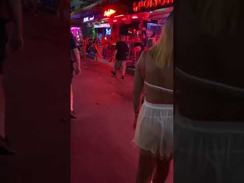 Pattaya! Girls Catch Men #travel #thailand #pattaya #shorts #beautifulgirl #tourism