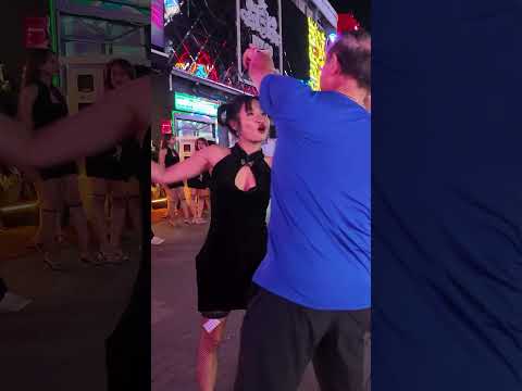 pattaya walking street so many cut girls #pattaya #pattayawalkingstreet #pattayabeachroad