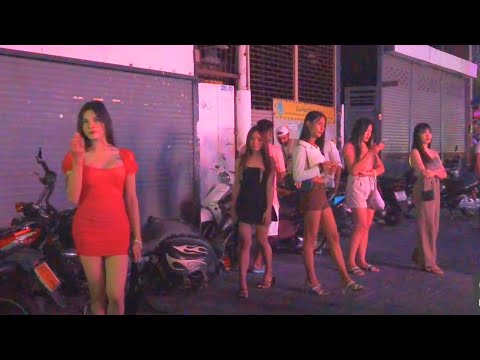 Pretty Freelancers at Pattaya Walking street and much more on Pattaya Walking street #pattaya