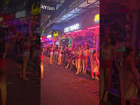 Thai Bar Girls on Soi 6 Pattaya. #freelancers #thailand #thailand #nightlife