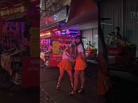 Thai Girls on Pattaya Soi 6! #nightlife #freelancers #travel #thailand #club #party #pattaya