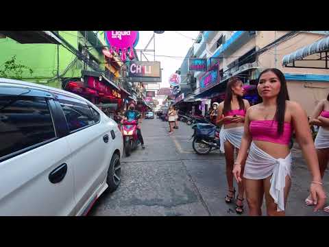 Pattaya Soi 6 in the afternoon: a few hundred girls looking foe a man