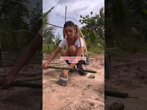 In Pattaya girls can do anything with a skirt 🙃 #pattaya #thailand