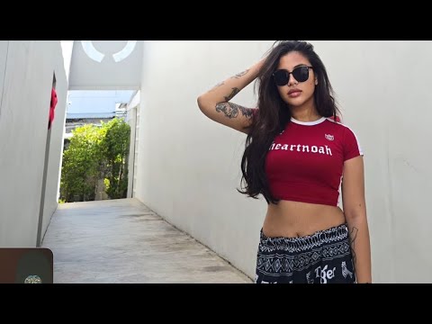 Rainy day in Pattaya, Thailand. Visit to Soul Lounge Restaurant.(Why are Thai girls always grumpy?)